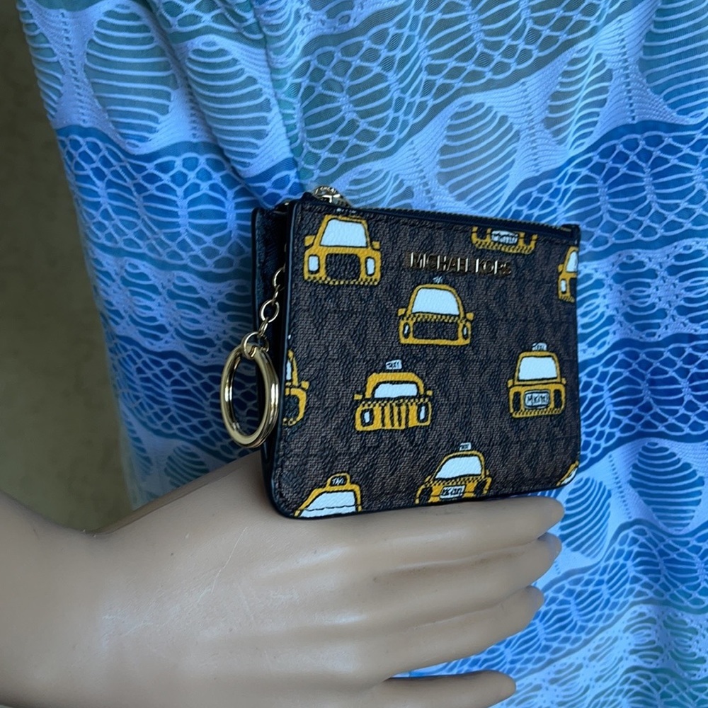 NEW YORK CITY Jet Set Travel Sm TZ Coinpouch - Picture 6 of 16